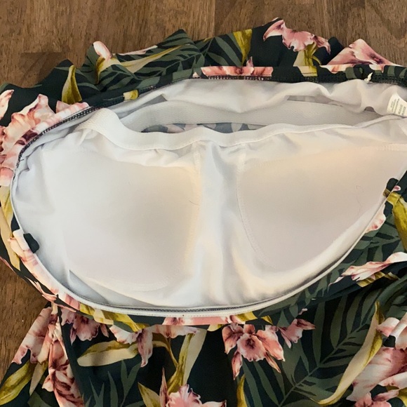 Kona Sol one piece bathing suit. Gorgeous! - Picture 5 of 11